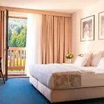 Savoy 4*