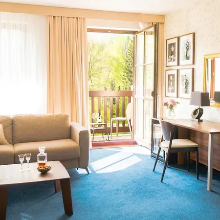 Savoy Hotel 4*