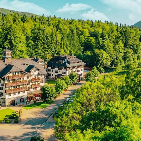 Savoy Szálloda 4*