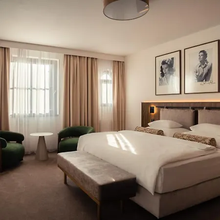 Savoy Szálloda 4*